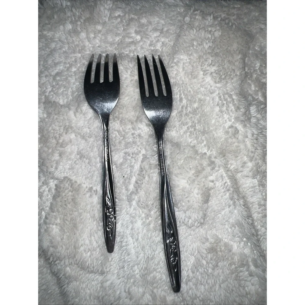 Superior Stainless USA Flatware Radiant Rose Dinner & Salad Fork. Set Of 2